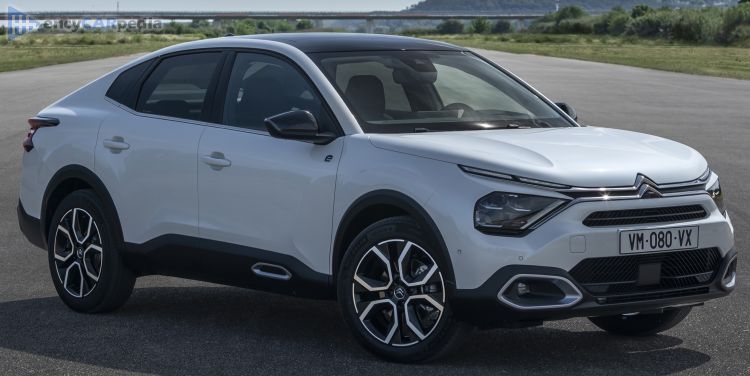 2023, 2024 Citroën ë-C4 X 136