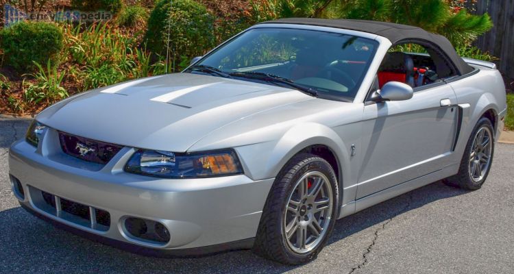 2003, 2004 Ford Mustang SVT Cobra Decappottabile