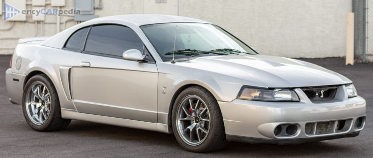 2003, 2004 Ford Mustang SVT Cobra Coupé