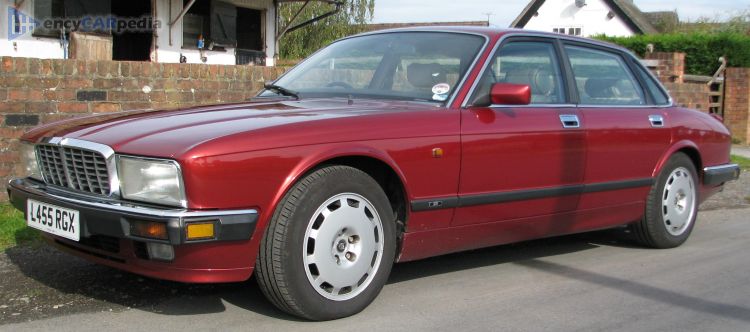 1992, 1993 Jaguar XJR 4.0 XJ40