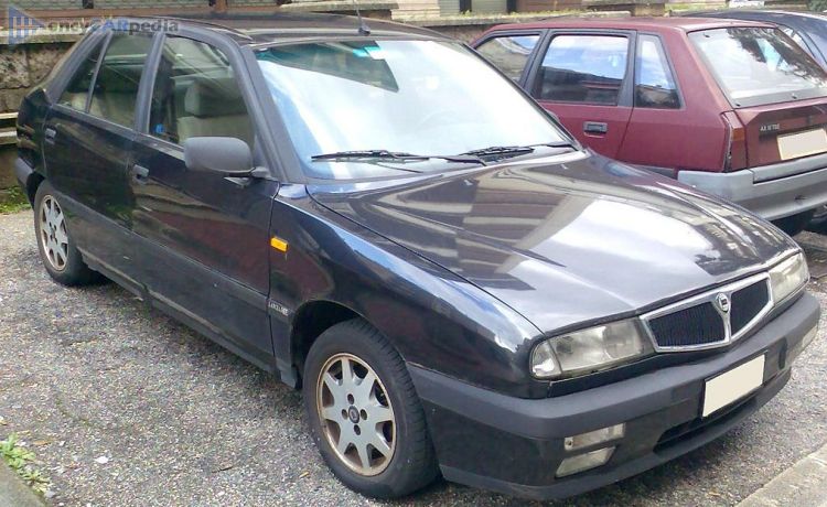 1996, 1997, 1998, 1999 Lancia Delta 1.8 LE